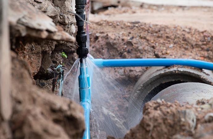 Professional water pipe break repair service